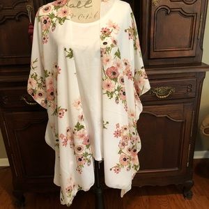 NWT Floral Kimono/Cardigan!